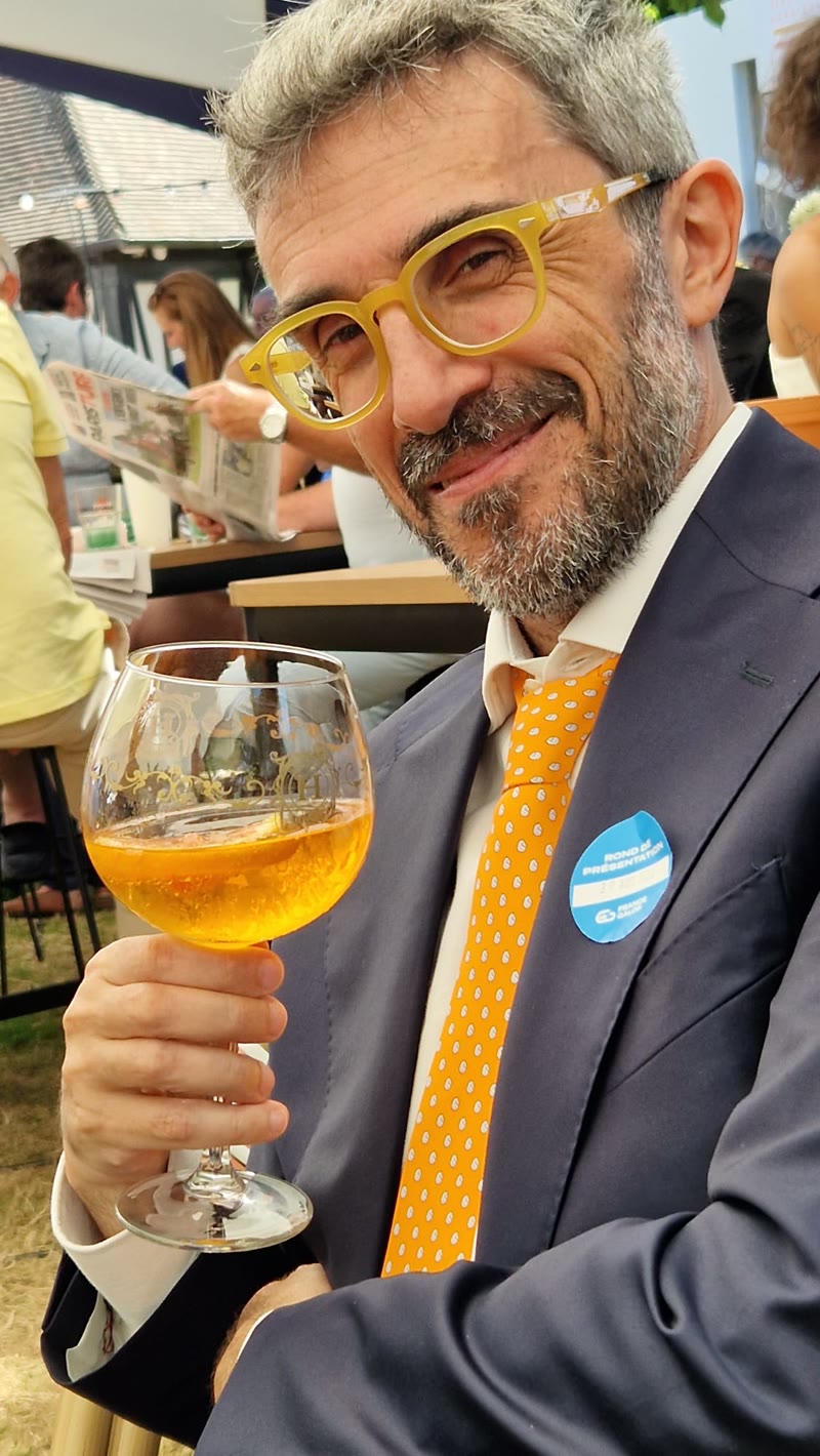Riccardo all'ippodromo